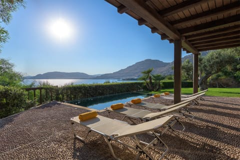 Aquavisionaire pool area