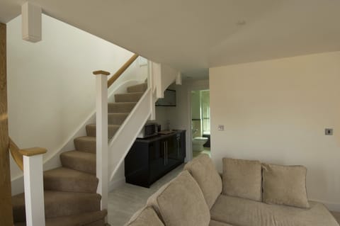 Executive Suite | Egyptian cotton sheets, premium bedding, desk, laptop workspace