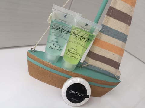 Deluxe Double Room, 1 King Bed | Premium bedding, individually furnished, desk, free WiFi