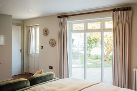 Superior Double Room, Ensuite, Garden View