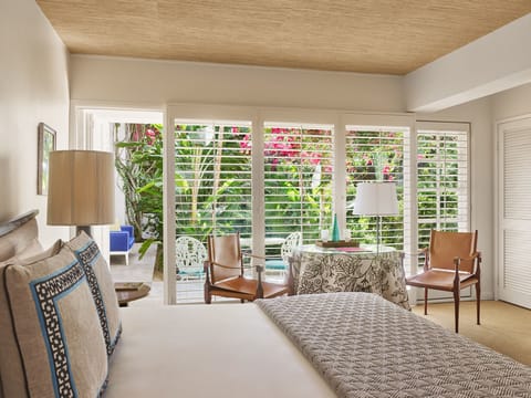 Premium bedding, down comforters, in-room safe, desk