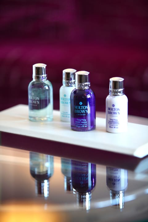 Desk, soundproofing, WiFi