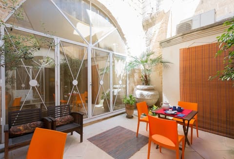 City Apartment, Multiple Beds, Non Smoking, Kitchen | Terrace/patio