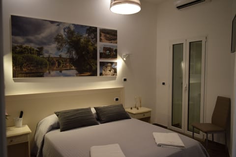 Room Ponte Romano - Street Oberdan, 134 Canosa | Frette Italian sheets, premium bedding, down comforters