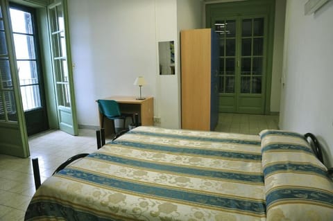 Classic Room | Desk, free WiFi, wheelchair access