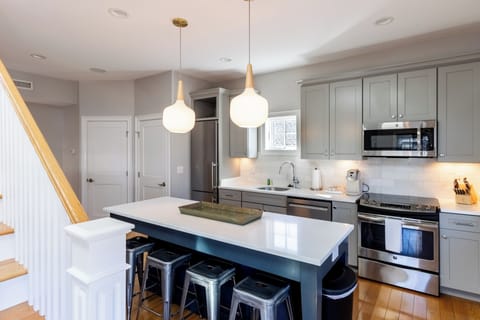 Townhome, 2 Bedrooms, Partial Sea View | Private kitchen | Full-size fridge, microwave, oven, stovetop