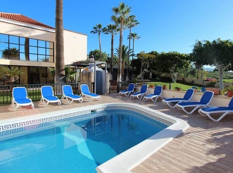 Heated Pool 