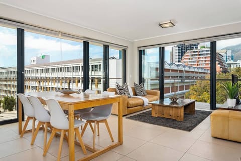 Apartment, 2 Bedrooms, Mountain View | Living area | TV