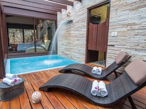 Design Chalet | Living area | LCD TV, fireplace
