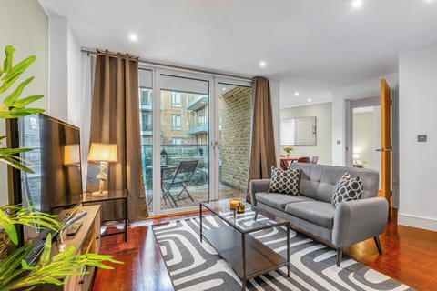 Classic Apartment, 2 Bedrooms, City View | Living area | 32-inch flat-screen TV with cable channels, TV
