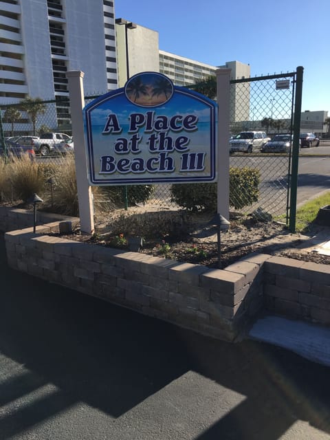 Family friendly complex! Welcome to APATBIII 3P 9520 Shore Dr