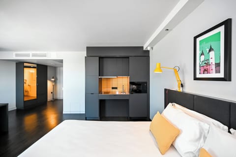Studio Accessible | In-room safe, desk, soundproofing, iron/ironing board
