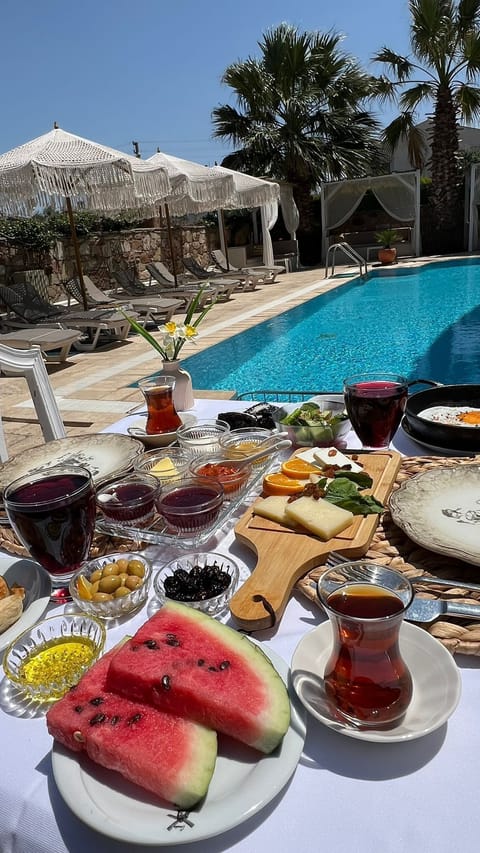 Free daily full breakfast