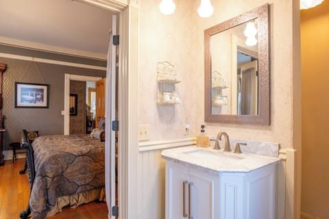 Suite, 1 King Bed (St. Croix Suite) | Bathroom | Separate tub and shower, jetted tub, free toiletries, hair dryer