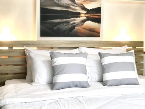Superior Condo, 1 Bedroom, Non Smoking, City View | Desk, iron/ironing board, free WiFi, bed sheets