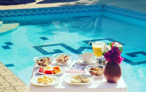 Outdoor pool, sun loungers