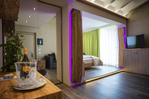 Basic Suite, 1 Queen Bed with Sofa bed, Terrace | Hypo-allergenic bedding, minibar, in-room safe, desk