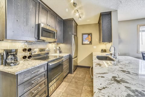 Condo, 2 Bedrooms | 2 bedrooms, free WiFi