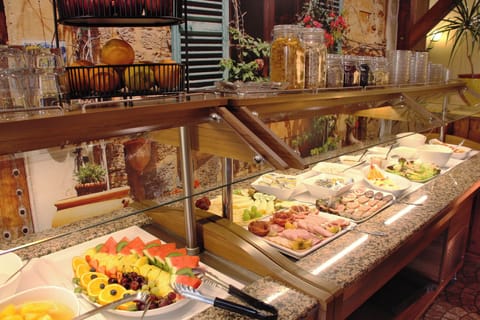 Daily buffet breakfast for a fee