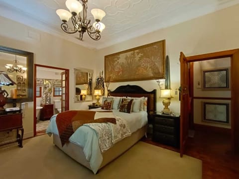 Luxury Suite, 1 Bedroom | Premium bedding, down comforters, pillowtop beds, minibar