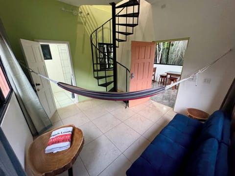 Papaya Jungle House - Queen Bed, Tree Top Terrace | Living area