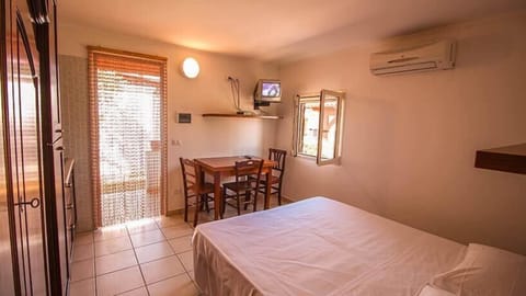 In-room safe, cribs/infant beds, free WiFi, bed sheets