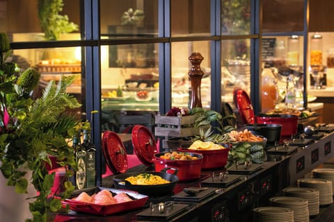 Daily buffet breakfast for a fee