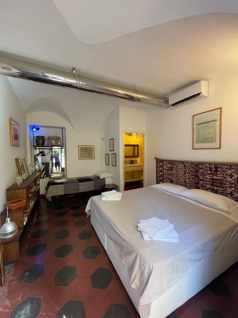 Triple Room | Iron/ironing board, free WiFi