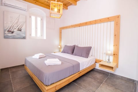 Traditional House, 2 Bedrooms | 2 bedrooms, premium bedding, soundproofing, iron/ironing board