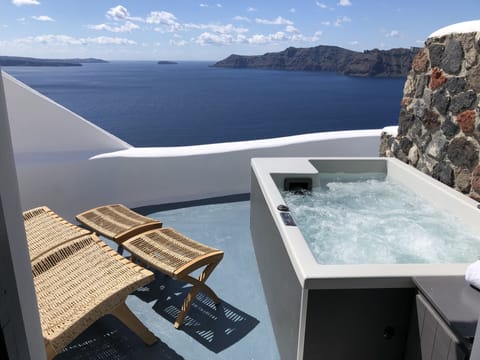Traditional Studio, Jetted Tub (Caldera View) | Terrace/patio