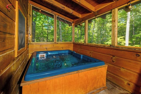 Indoor spa tub