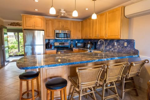 Counter seating for five - fully equipped kitchen with a lot of counter and cabinet space.
