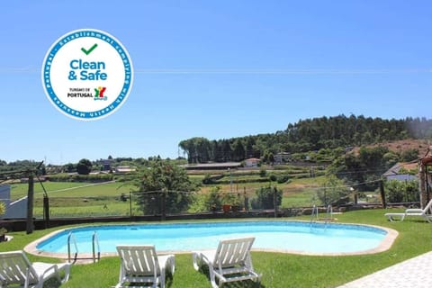 Piscina partilhada com Vivenda Mendes 2 de ocupaçao maxima de 4 pessoas.