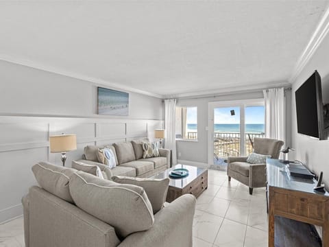 HSRC 302 Living Area With Gulf View