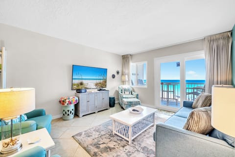 HSRC 702 Living Area With Gulf View