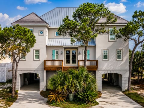 Street view of Soft Wind, a Gulf-front vacation rental in Dauphin Island, Alabama