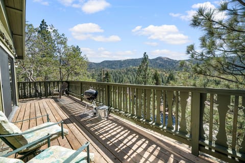 Private Deck! - Beautiful view of the Trees and Mountains from the deck