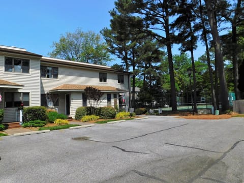 414 Bethany Pines, Bethany Beach - exterior - Exterior perspective of the unit entrance and surrounding complex area.