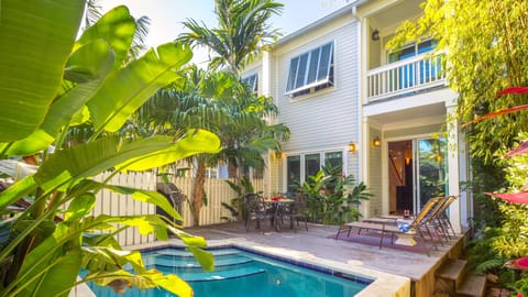 Welcome to THE CONTENTED CRANE, a 3 bedroom townhome located in Old Town Key West...