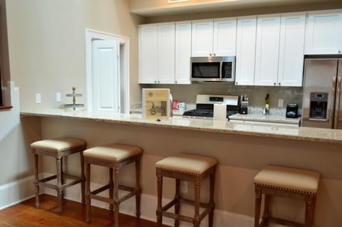 Breakfast bar of kitchen