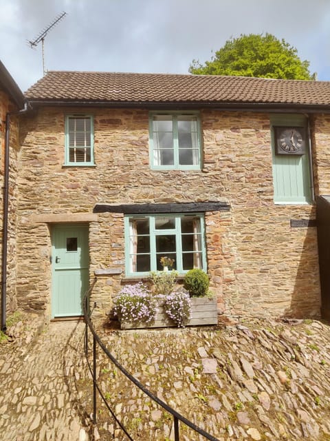 Beautiful old stone cottage 