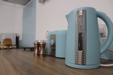 Modern kitchen with all the essentials & tea, coffee, sugar & biscuits provided