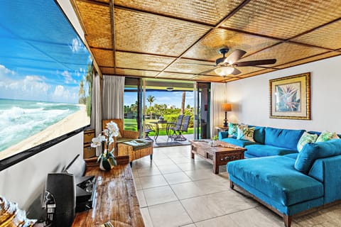 Living Room - Enjoy expansive living area with Kaanapali golf course views!
