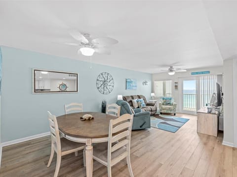 HSRC 718 Dining/Living Area With Gulf View
