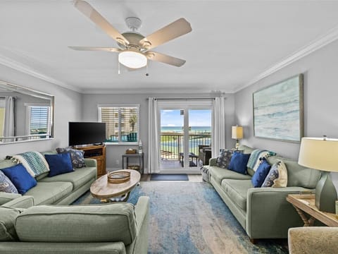HSRC 209 Living Area With Gulf View