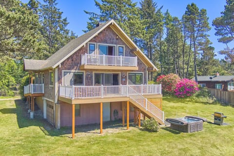 First Mate's Cottage,  managed by Bloomer Estates Vacation Rentals.