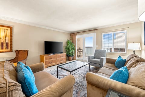HSRC 613 Living Area With Gulf View