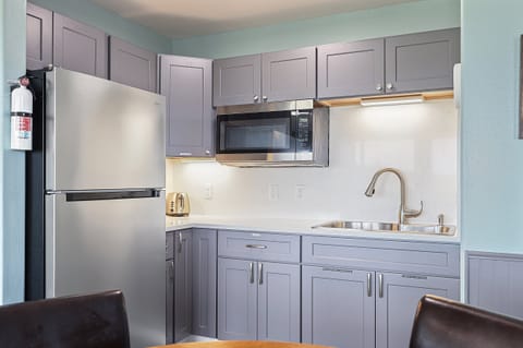 Recreation Room has a small kitchette area perfect for snacks and drinks