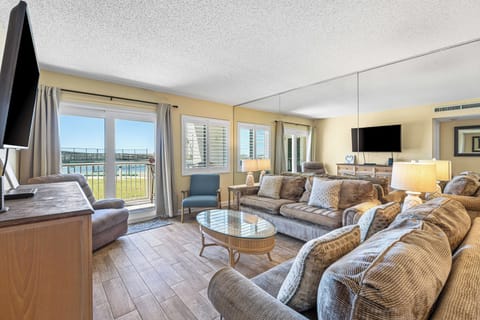 HSRC Living room with Balcony Access