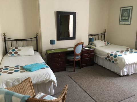 Twin Room, Shared Bathroom | 1 bedroom, WiFi